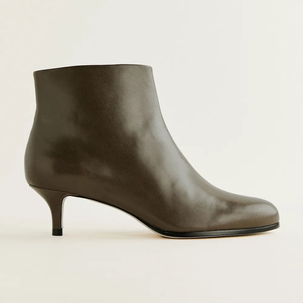 New Without Box Reformation Xyla Truffle Leather Ankle Boots Size 9 - Picture 6 of 7